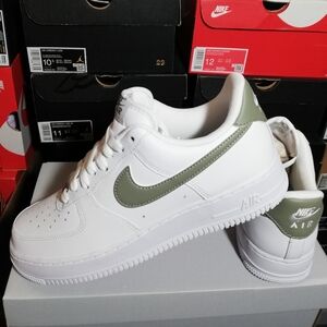 NIKE AIR FORCE1 'PREMIUM" MEN US SIZE 8.5 BRAND NEW IN BOX
